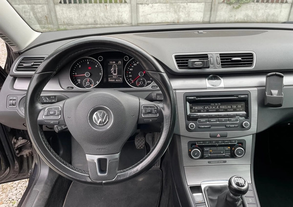 Volkswagen Passat cena 33900 przebieg: 240000, rok produkcji 2011 z Tykocin małe 79